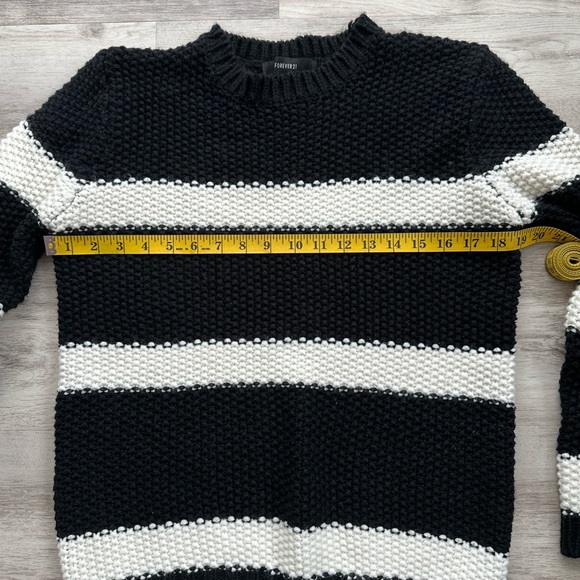 Forever 21 Textured Knit Sweater - Picture 3 of 5